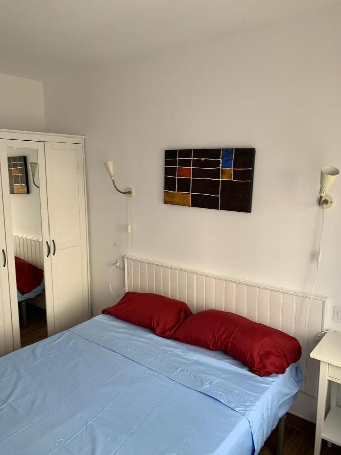 Cosy Apartment In L Escala, 7 Mins Walk To The Closest Beach, Riells L' Escala Екстериор снимка