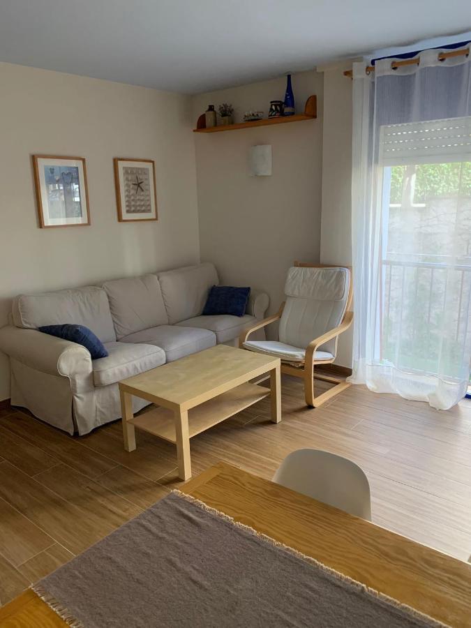 Cosy Apartment In L Escala, 7 Mins Walk To The Closest Beach, Riells L' Escala Екстериор снимка